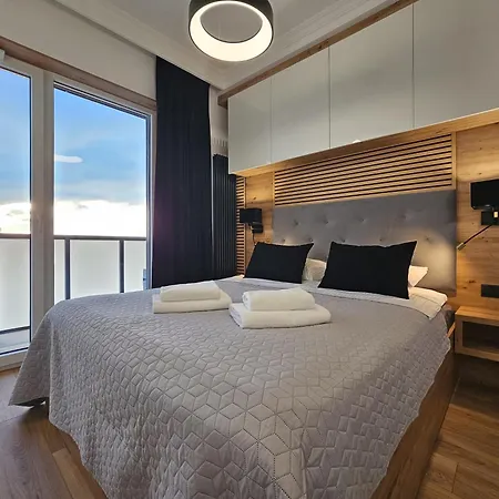 דירה Urban Global Skyline, 15th Floor No 23, Free Garage, Self Check-in, No Deposit