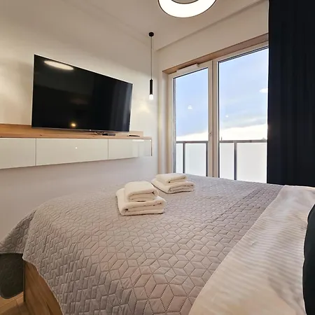 Apartment Urban Global Skyline, 15th Floor No 23, Free Garage, Self Check-in, No Deposit *