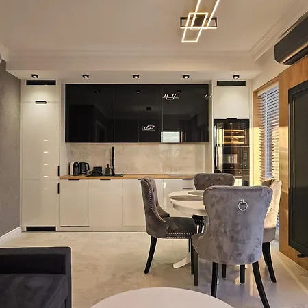 Urban Global Skyline, 15th Floor No 23, Free Garage, Self Check-in, No Deposit Katowice