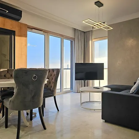 Apartment Urban Global Skyline, 15th Floor No 23, Free Garage, Self Check-in, No Deposit Katowice