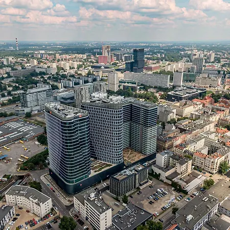 דירה Urban Global Skyline, 15th Floor No 23, Free Garage, Self Check-in, No Deposit