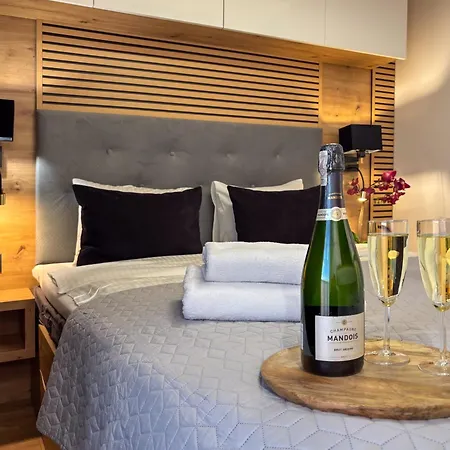 Urban Global Skyline, 15th Floor No 23, Free Garage, Self Check-in, No Deposit Katovice