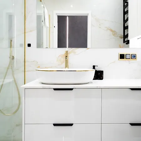 Urban Global Skyline, 15th Floor No 23, Free Garage, Self Check-in, No Deposit Apartmán