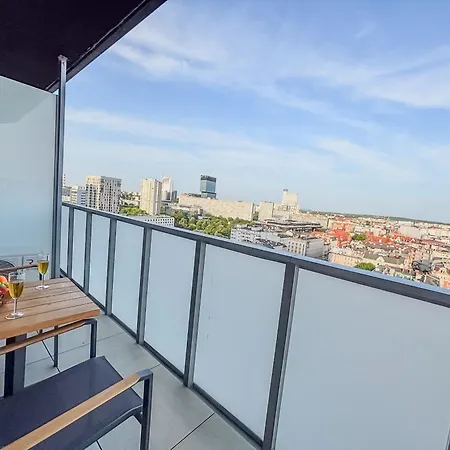 Urban Global Skyline, 15th Floor No 23, Free Garage, Self Check-in, No Deposit Katovice