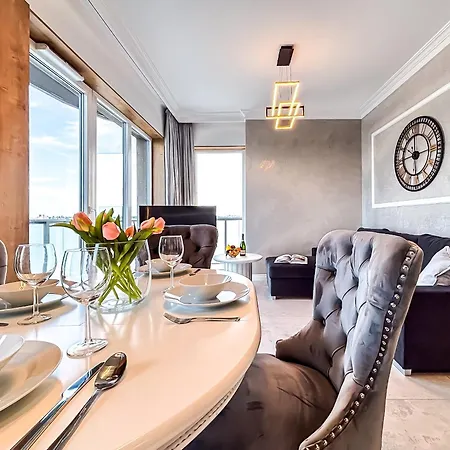Urban Global Skyline - 15th Floor No 23 - Air Condition - Balcony - Free Garage Катовице