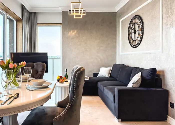 Urban Global Skyline, 15th Floor No 23, Free Garage, Self Check-in, No Deposit Apartmán Katovice