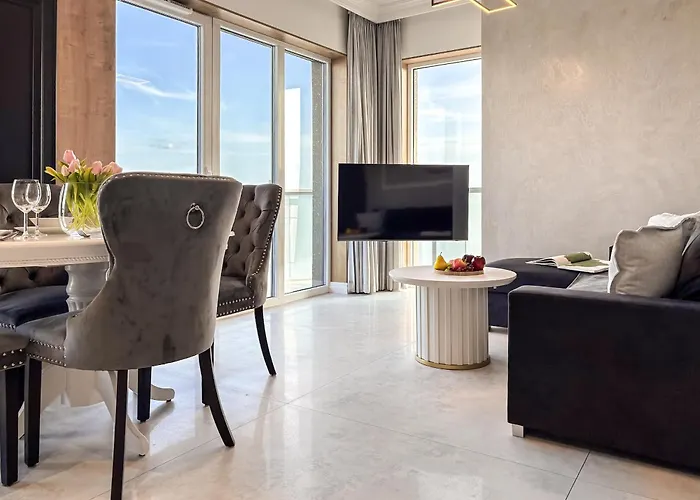 Urban Global Skyline, 15th Floor No 23, Free Garage, Self Check-in, No Deposit