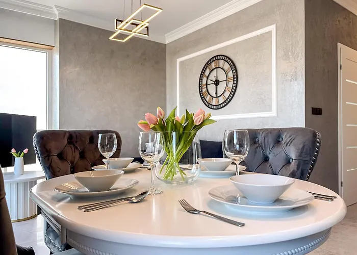 Urban Global Skyline, 15th Floor No 23, Free Garage, Self Check-in, No Deposit Katovice